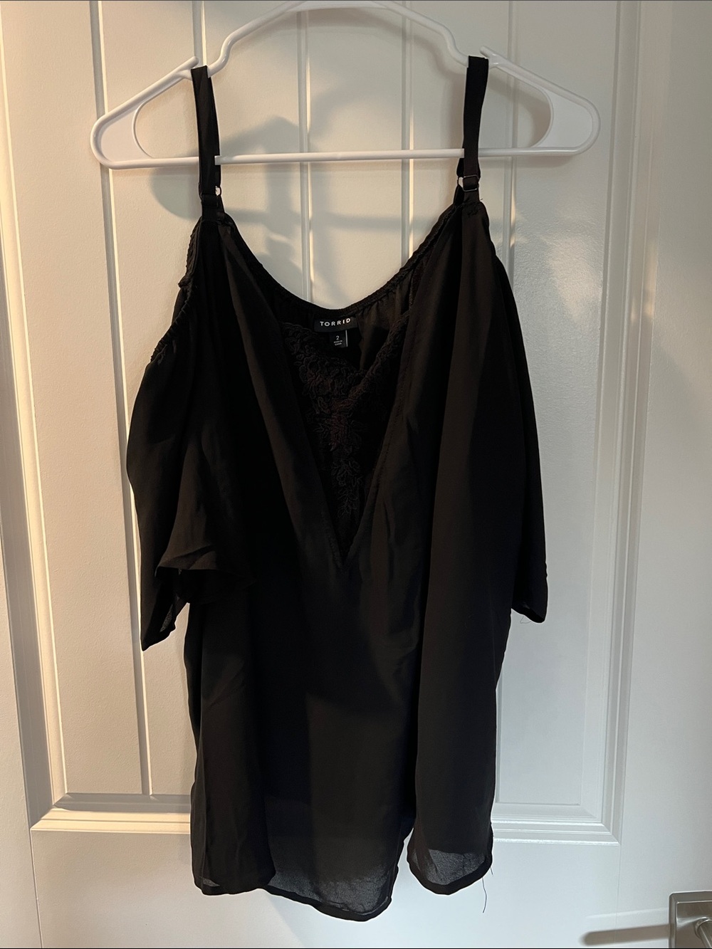 torrid Black Lace-Trim Cold-Shoulder Camisole